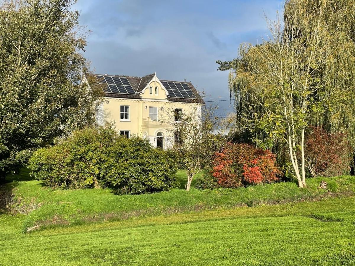 Caemorgan Mansion Otel Cardigan Dış mekan fotoğraf
