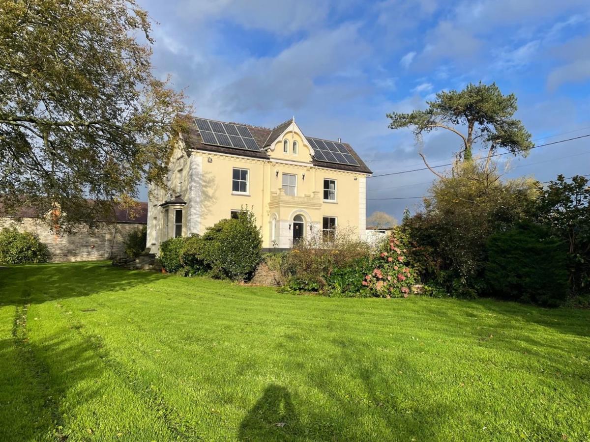 Caemorgan Mansion Otel Cardigan Dış mekan fotoğraf